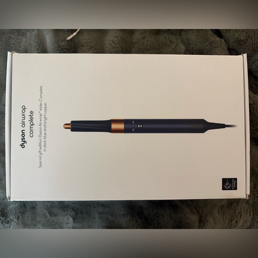 Dyson Airwrap in Prussian Blue – Like New, Rare Color! - Picture 7 of 7